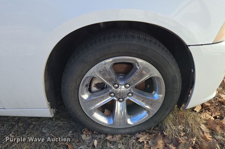 image for item EN8679 2014 Dodge Charger SXT 