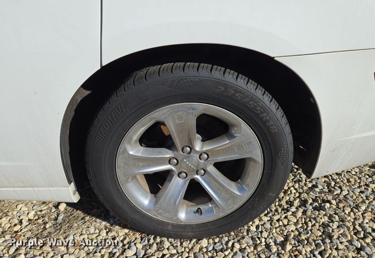 image for item EN8679 2014 Dodge Charger SXT 