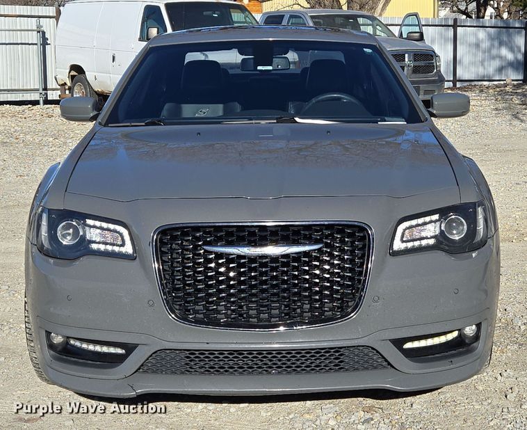 image for item EN8680 2018 Chrysler 300 S 