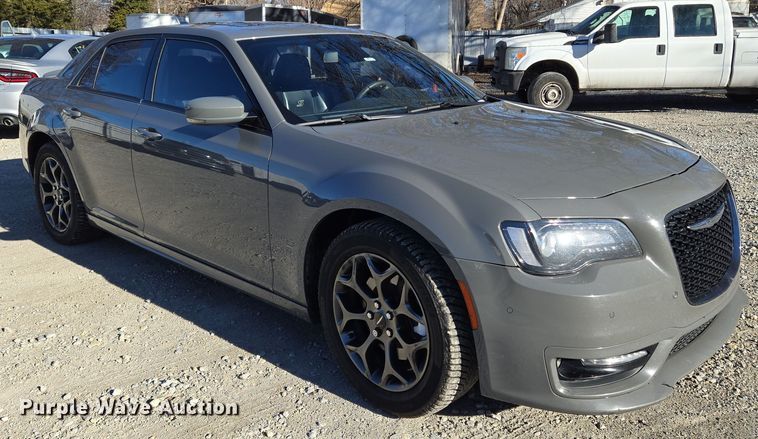image for item EN8680 2018 Chrysler 300 S 