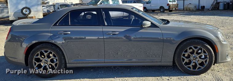 image for item EN8680 2018 Chrysler 300 S 