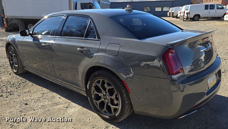 image for item EN8680 2018 Chrysler 300 S 