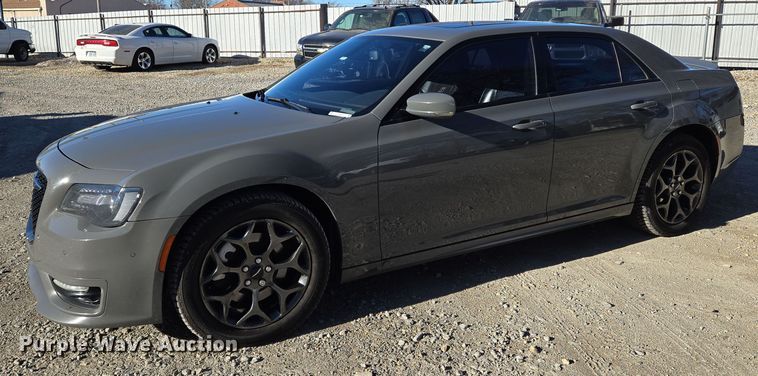 image for item EN8680 2018 Chrysler 300 S 