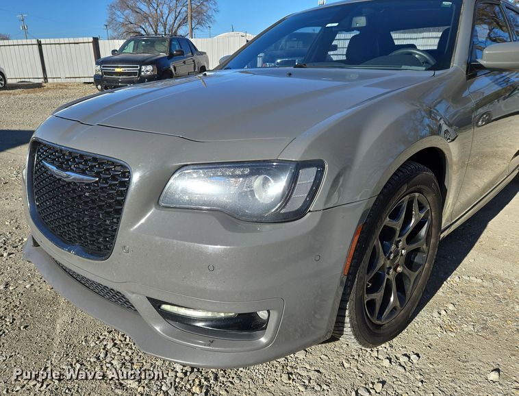 image for item EN8680 2018 Chrysler 300 S 