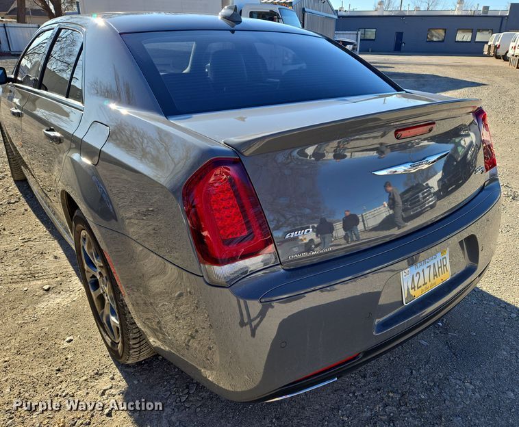 image for item EN8680 2018 Chrysler 300 S 