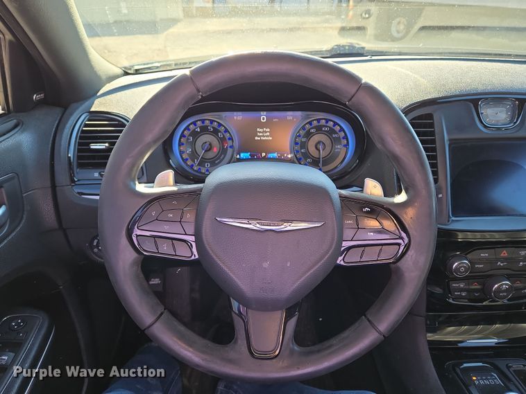 image for item EN8680 2018 Chrysler 300 S 