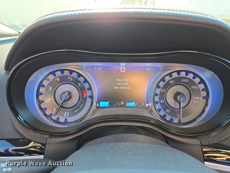 image for item EN8680 2018 Chrysler 300 S 