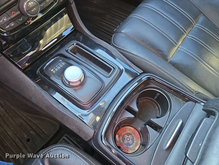 image for item EN8680 2018 Chrysler 300 S 