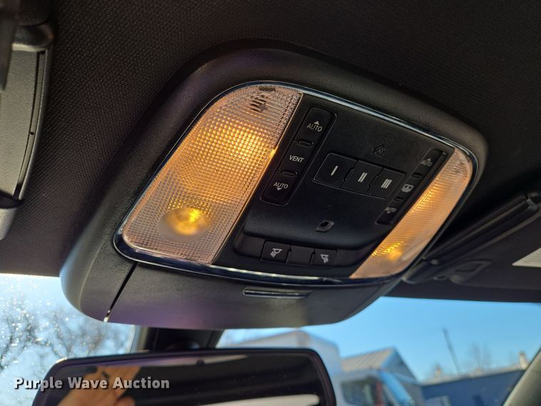 image for item EN8680 2018 Chrysler 300 S 