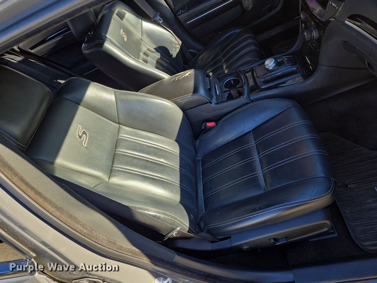 image for item EN8680 2018 Chrysler 300 S 