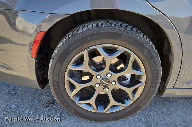 image for item EN8680 2018 Chrysler 300 S 