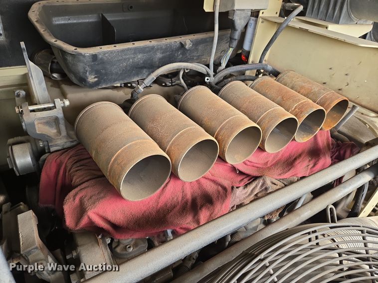 image for item EO0612 2013 Doosan VHP400WJD-FX-T3 air compressor