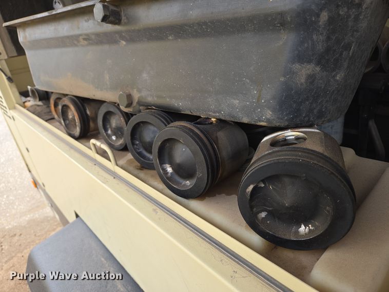 image for item EO0612 2013 Doosan VHP400WJD-FX-T3 air compressor