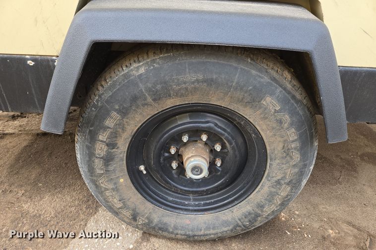 image for item EO0612 2013 Doosan VHP400WJD-FX-T3 air compressor