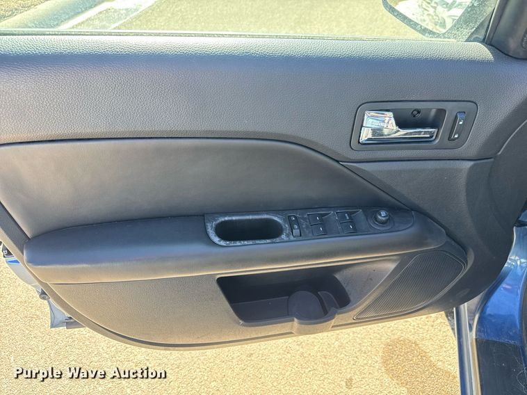 image for item EQ1077 2010 Ford Fusion 