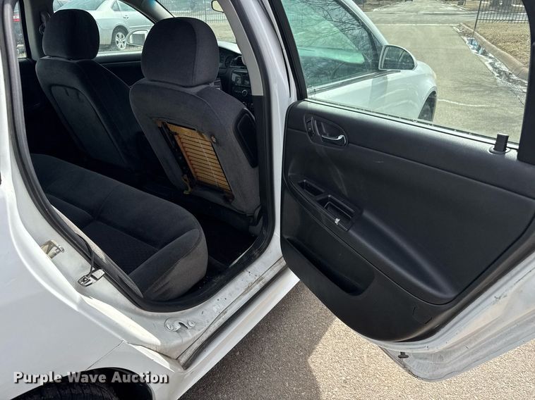 image for item EQ1082 2013 Chevrolet Impala LS 