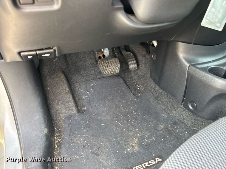 image for item EQ1083 2015 Nissan Versa 