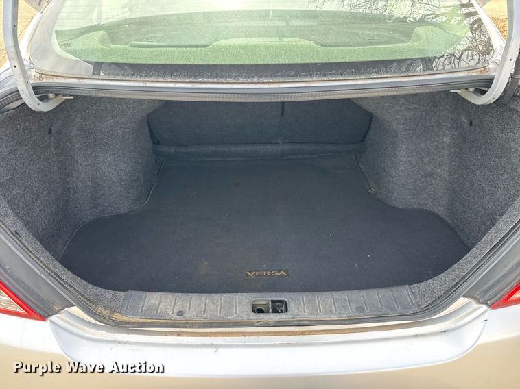 image for item EQ1083 2015 Nissan Versa 