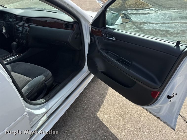 image for item EQ1084 2011 Chevrolet Impala LS 