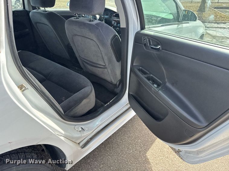 image for item EQ1084 2011 Chevrolet Impala LS 