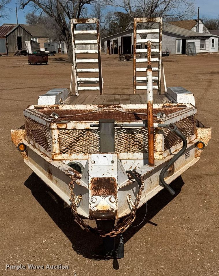 image for item EQ1115 1997 Towmaster T-18 equipment trailer