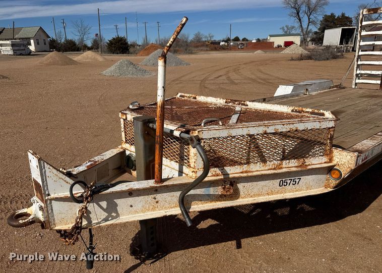 image for item EQ1115 1997 Towmaster T-18 equipment trailer