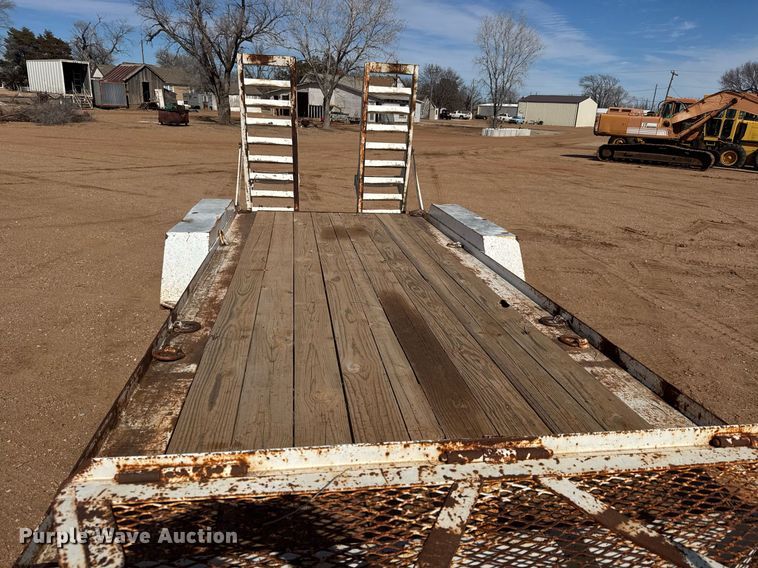 image for item EQ1115 1997 Towmaster T-18 equipment trailer