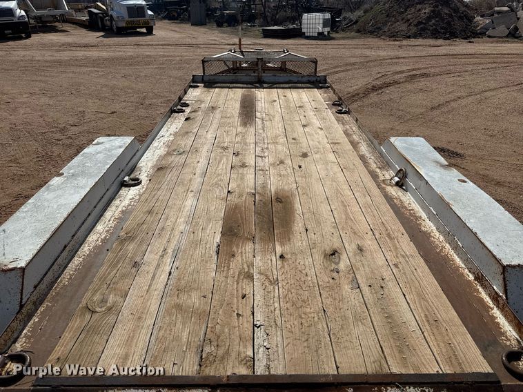 image for item EQ1115 1997 Towmaster T-18 equipment trailer