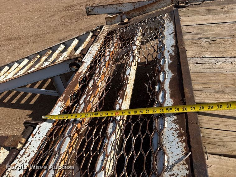 image for item EQ1115 1997 Towmaster T-18 equipment trailer