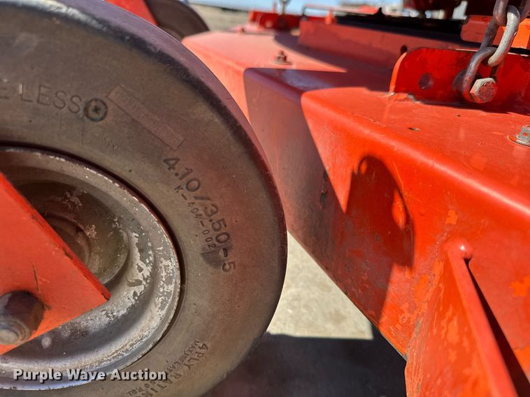 image for item EQ1128 2005 Husqvana WHF5219 ZTR lawn mower