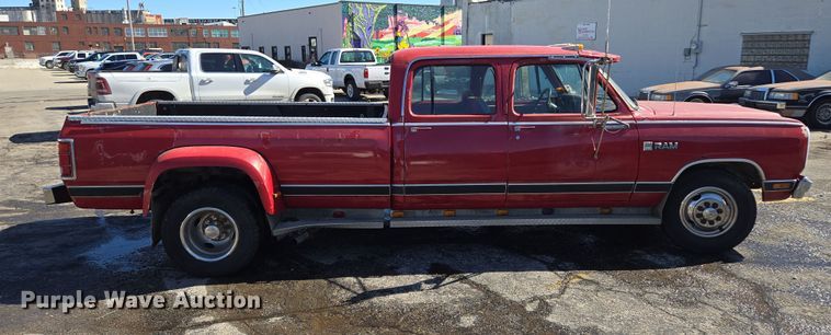 image for item EQ3994 1984 Dodge Ram 350 Royal SE Crew Cab pickup truck