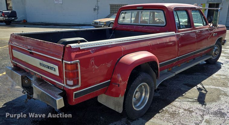 image for item EQ3994 1984 Dodge Ram 350 Royal SE Crew Cab pickup truck