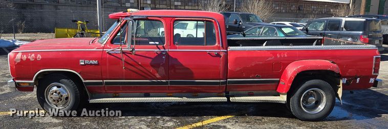 image for item EQ3994 1984 Dodge Ram 350 Royal SE Crew Cab pickup truck
