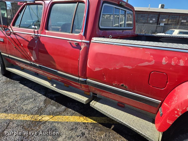 image for item EQ3994 1984 Dodge Ram 350 Royal SE Crew Cab pickup truck