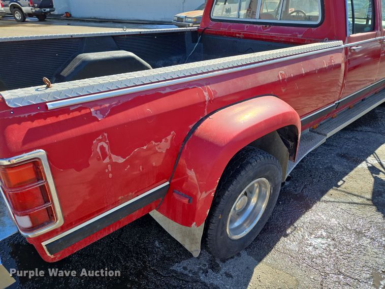 image for item EQ3994 1984 Dodge Ram 350 Royal SE Crew Cab pickup truck