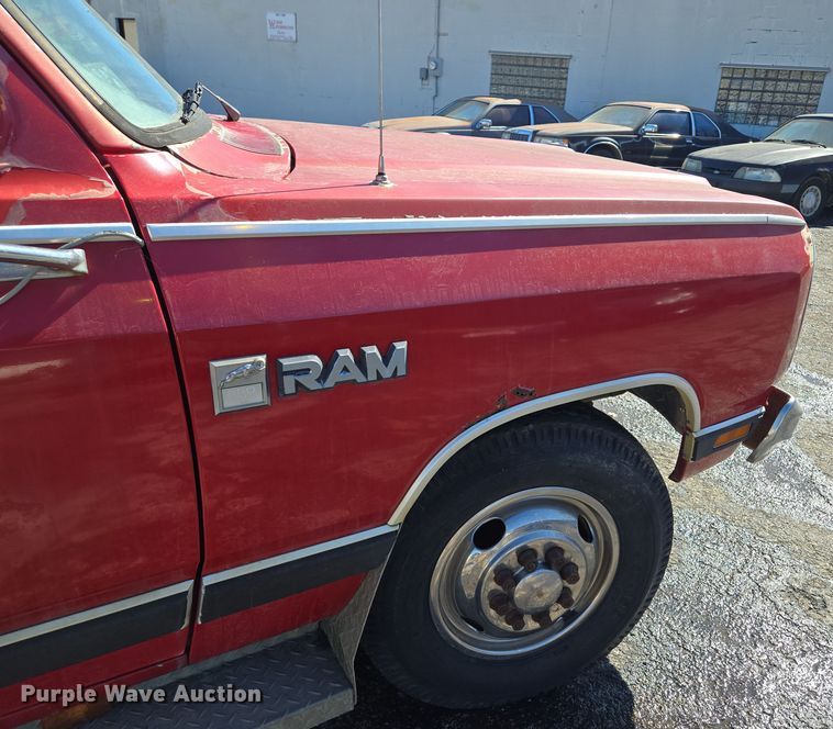 image for item EQ3994 1984 Dodge Ram 350 Royal SE Crew Cab pickup truck