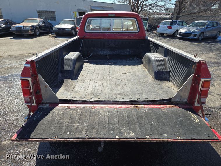 image for item EQ3994 1984 Dodge Ram 350 Royal SE Crew Cab pickup truck