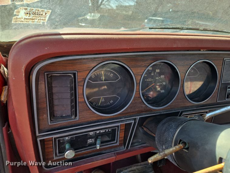 image for item EQ3994 1984 Dodge Ram 350 Royal SE Crew Cab pickup truck