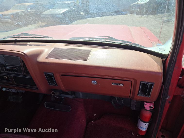 image for item EQ3994 1984 Dodge Ram 350 Royal SE Crew Cab pickup truck