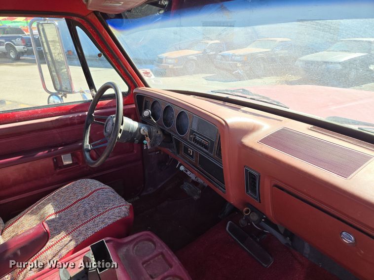 image for item EQ3994 1984 Dodge Ram 350 Royal SE Crew Cab pickup truck