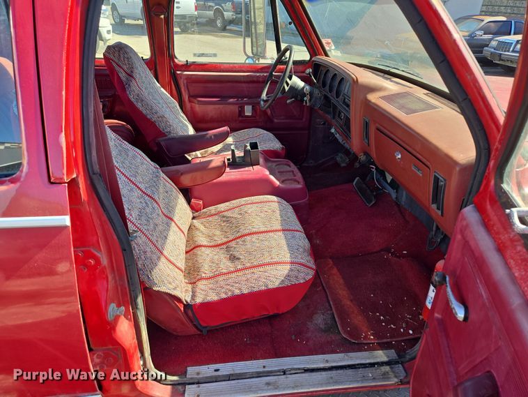 image for item EQ3994 1984 Dodge Ram 350 Royal SE Crew Cab pickup truck