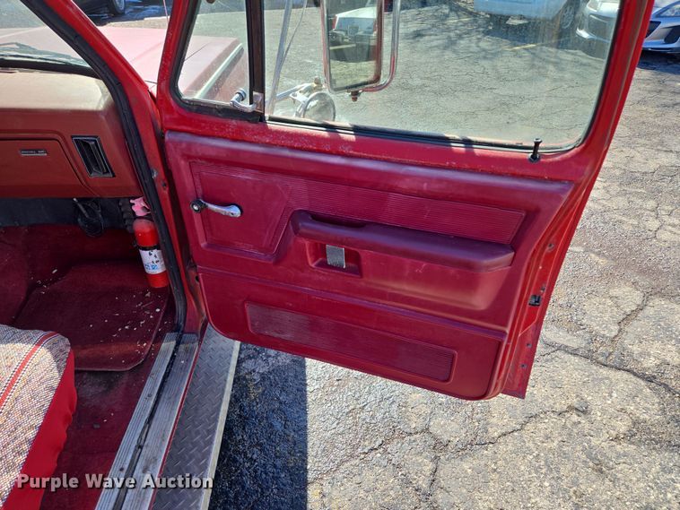 image for item EQ3994 1984 Dodge Ram 350 Royal SE Crew Cab pickup truck