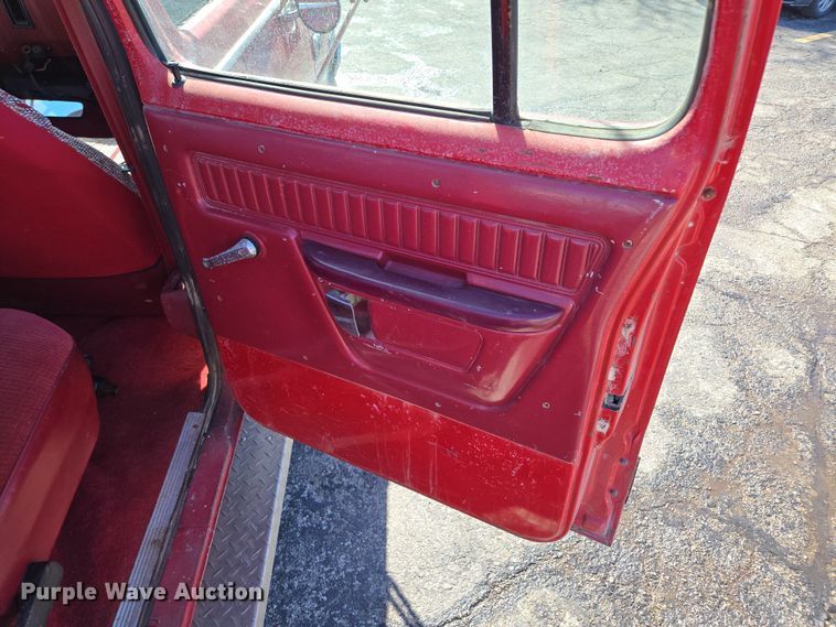 image for item EQ3994 1984 Dodge Ram 350 Royal SE Crew Cab pickup truck