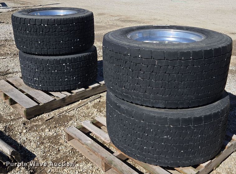 image for item EQ6737 (4) Alcoa tires and wheels