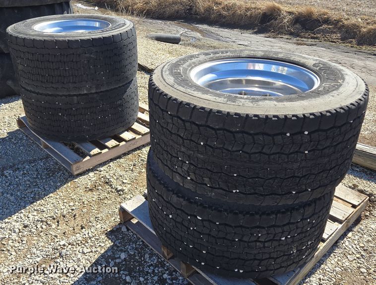 image for item EQ6737 (4) Alcoa tires and wheels