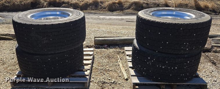 image for item EQ6737 (4) Alcoa tires and wheels