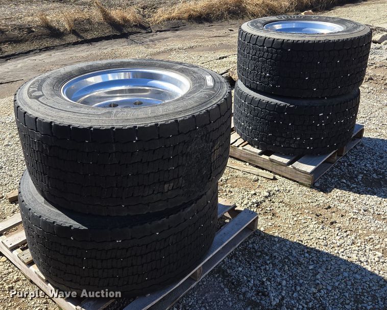 image for item EQ6737 (4) Alcoa tires and wheels