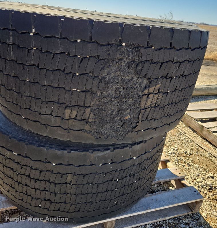 image for item EQ6737 (4) Alcoa tires and wheels