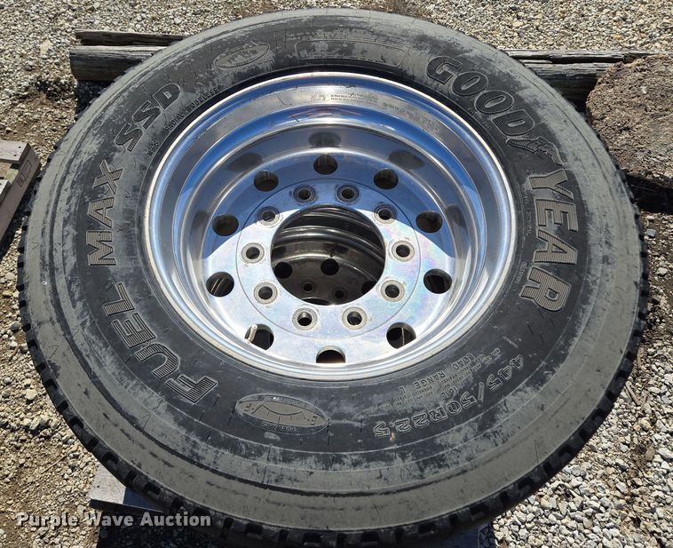 image for item EQ6737 (4) Alcoa tires and wheels