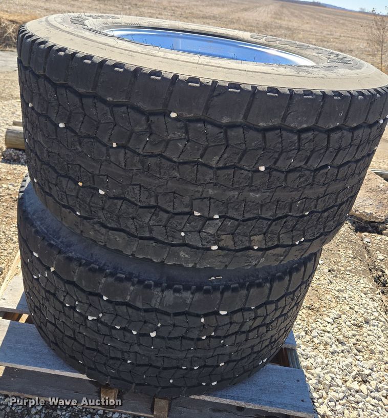 image for item EQ6737 (4) Alcoa tires and wheels